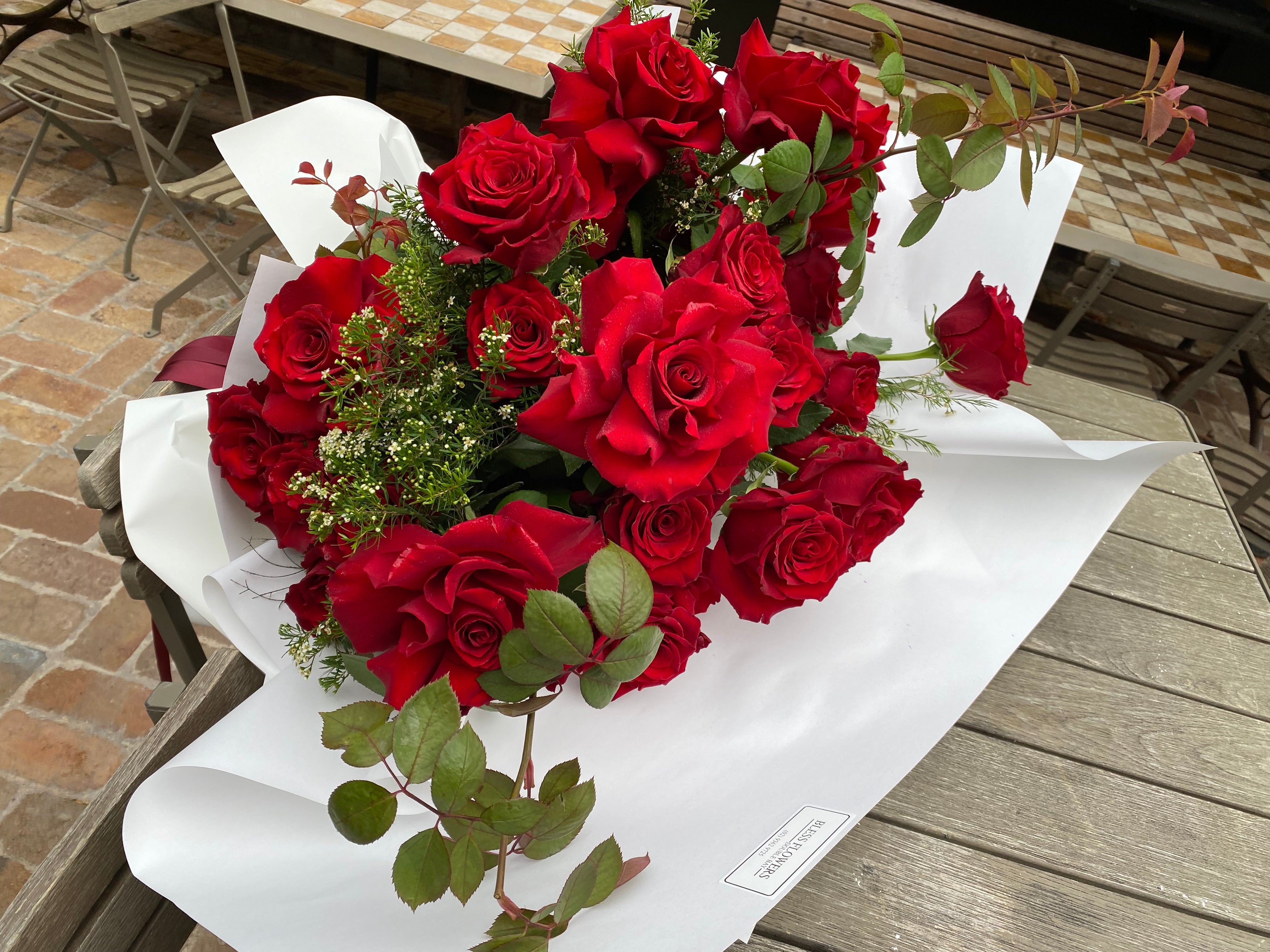 Classic Roses - Eternal Romance Secondary image