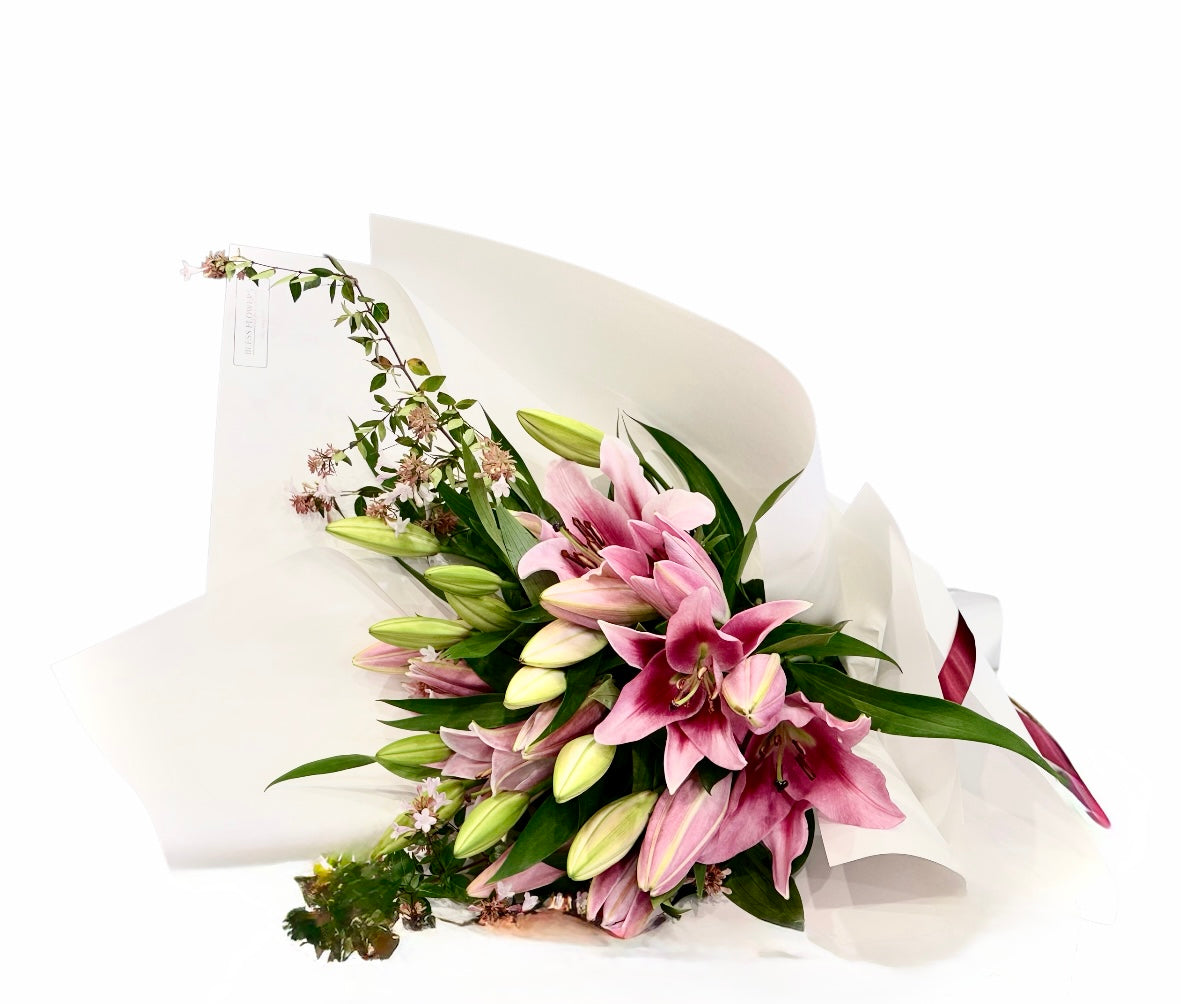 Elegant Oriental Lilies Bouquet – Fragrant & Stunning Blooms Main image